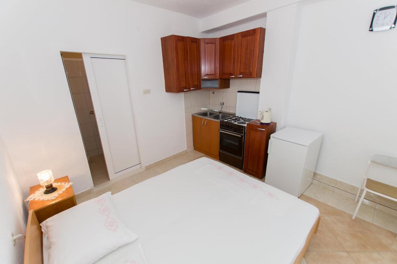 Near The Beach Apartments Jagodia Brela Luaran gambar