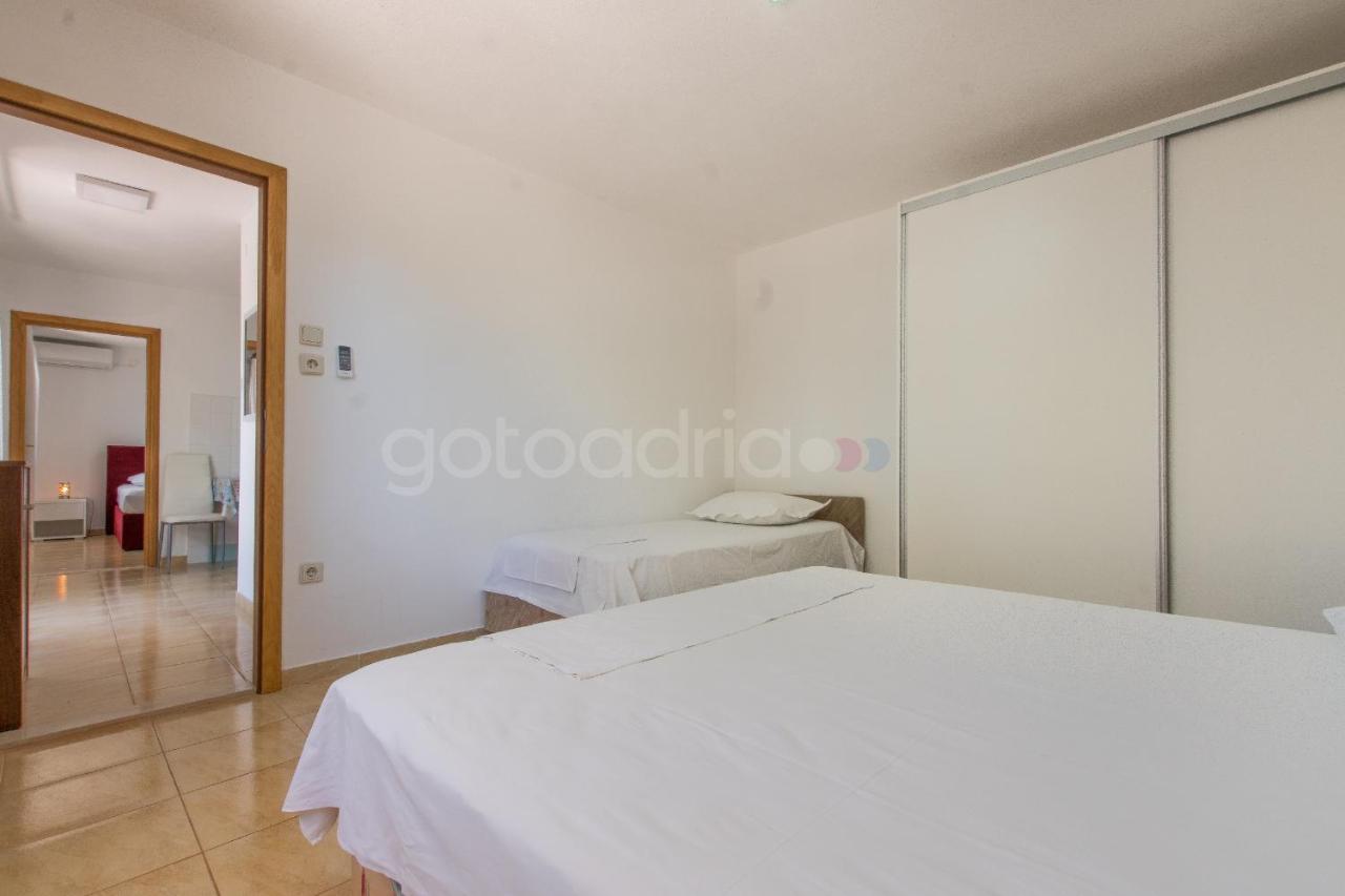 Near The Beach Apartments Jagodia Brela Luaran gambar