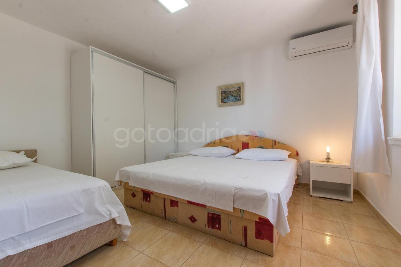 Near The Beach Apartments Jagodia Brela Luaran gambar