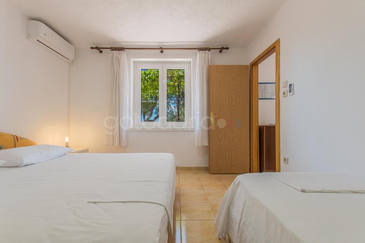 Near The Beach Apartments Jagodia Brela Luaran gambar